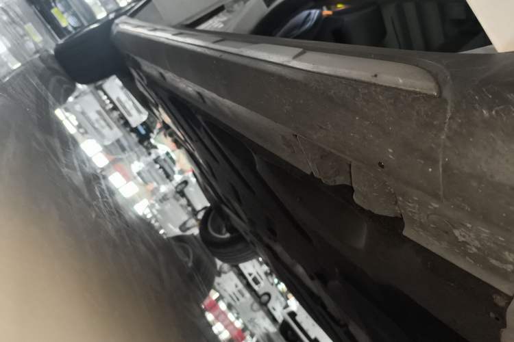 Used Mercedes-Benz GLA 2017 GLA 200 Sport Edition Right Side Sill