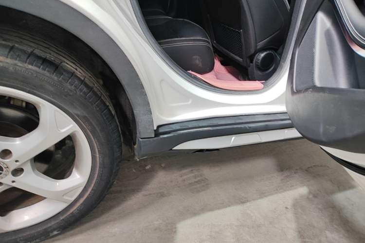 Used Mercedes-Benz GLA 2017 GLA 200 Sport Edition Right Side Sill