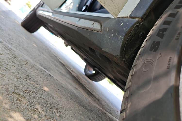 Used Mercedes-Benz GLA 2017 GLA 220 4MATIC Fashion Model Right Side Sill