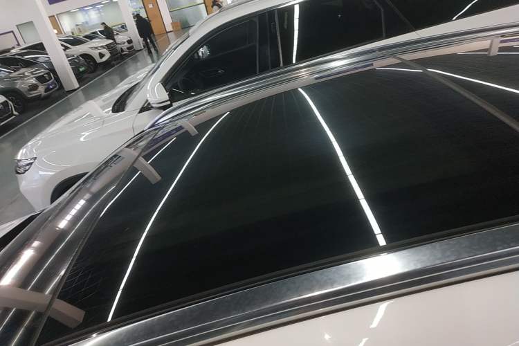 Used Mercedes-Benz GLA 2017 GLA 220 4MATIC Fashion Model Roof