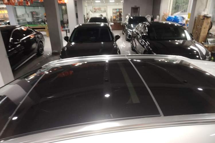 Used Mercedes-Benz GLA 2017 GLA 200 Fashion Model Roof