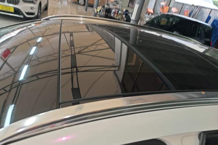 Used Mercedes-Benz GLA 2017 GLA 200 Fashion Model Roof