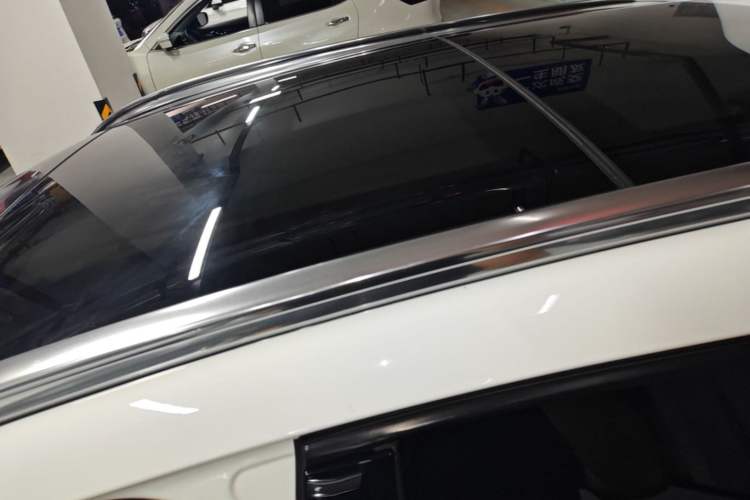 Used Mercedes-Benz GLA 2017 GLA 200 Fashion Model Roof