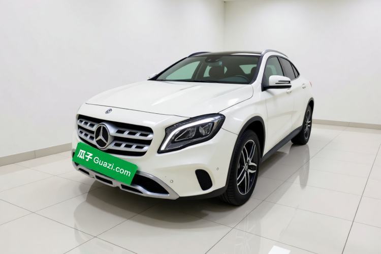 Używany Mercedes-Benz GLA 2017 GLA 200 Fashion Model Guazi used car, China used car export, Used car for sale, Used cars, Cheapest cars for sale