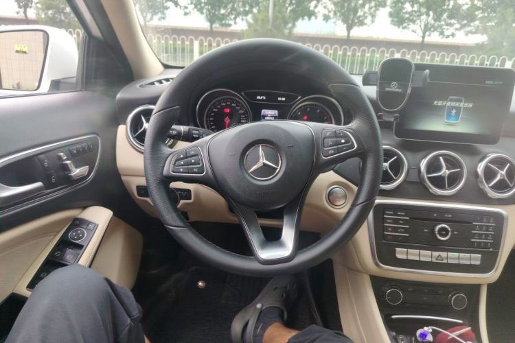 Used Mercedes-Benz GLA 2017 GLA 200 Sport Edition Steering Wheel