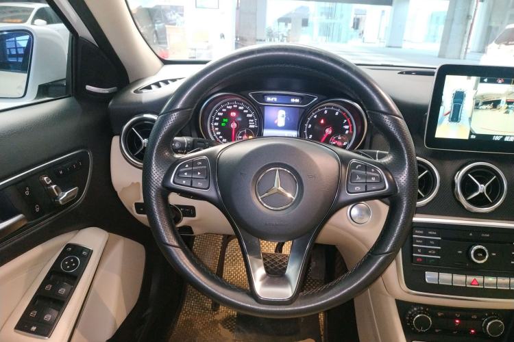 Used Mercedes-Benz GLA 2017 GLA 200 Sport Edition Steering Wheel