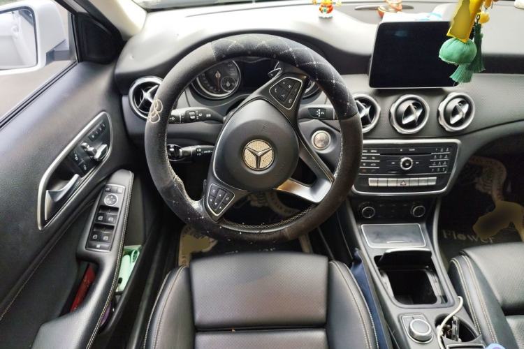 Used Mercedes-Benz GLA 2017 GLA 200 Sport Edition Steering Wheel