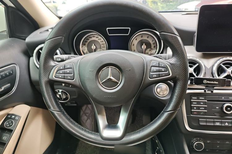 Used Mercedes-Benz GLA 2017 GLA 200 Fashion Model Steering Wheel