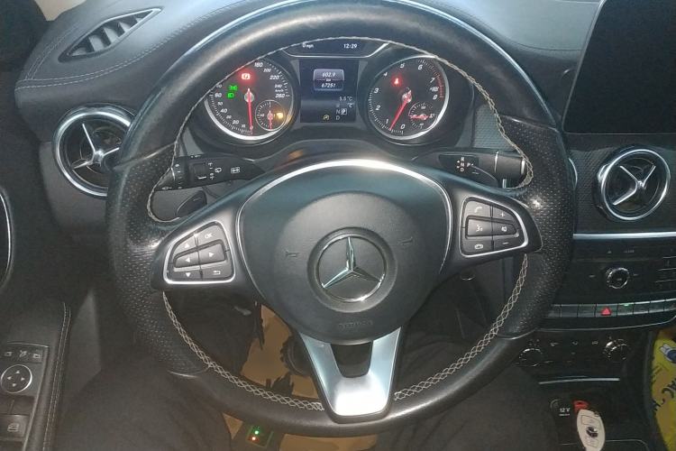 Used Mercedes-Benz GLA 2017 GLA 220 4MATIC Fashion Model Steering Wheel