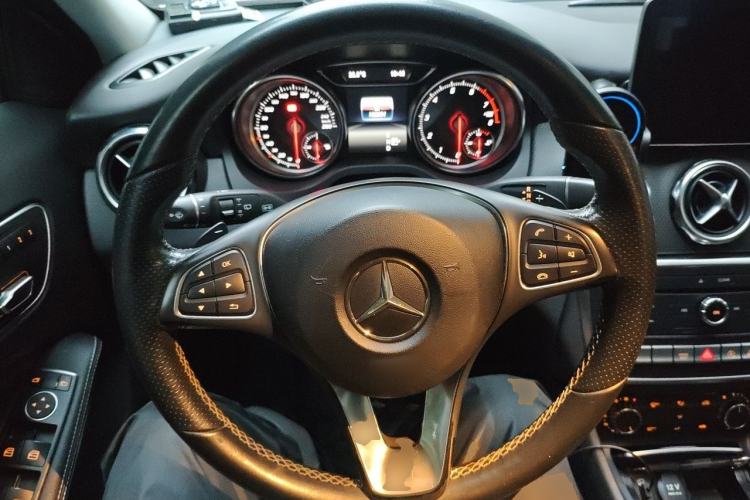 Used Mercedes-Benz GLA 2017 GLA 200 Sport Edition Steering Wheel