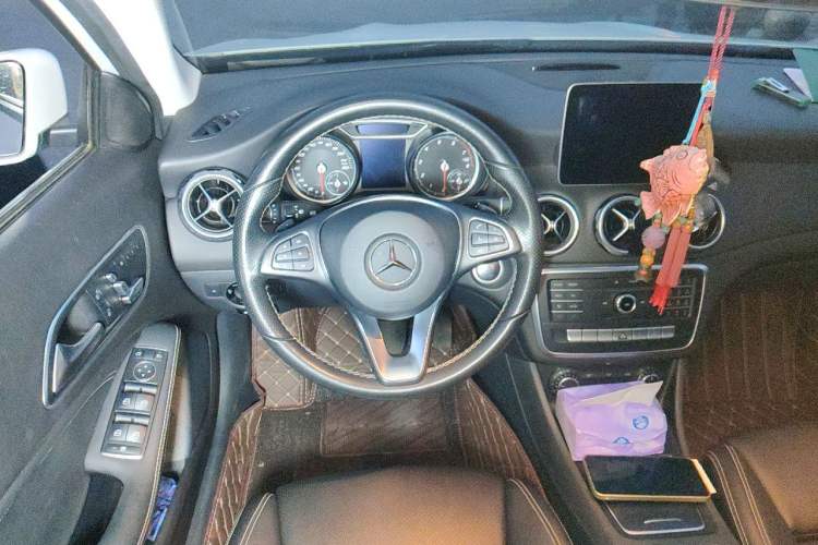 Used Mercedes-Benz GLA 2017 GLA 200 Sport Edition Steering Wheel
