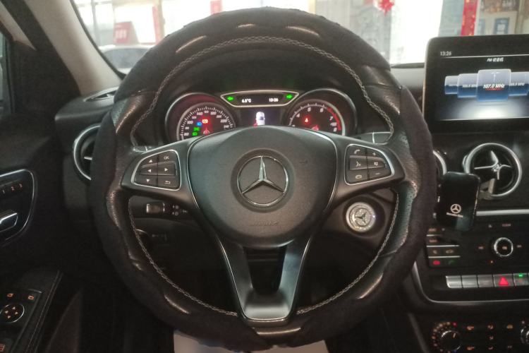 Used Mercedes-Benz GLA 2017 GLA 200 Sport Edition Steering Wheel