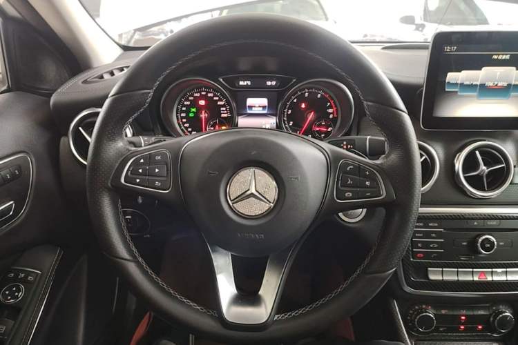 Used Mercedes-Benz GLA 2017 GLA 200 Fashion Model Steering Wheel