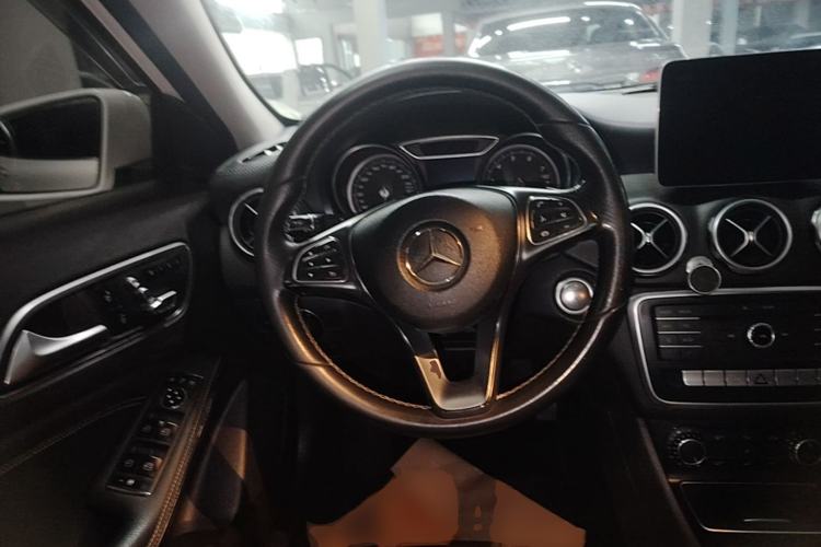 Used Mercedes-Benz GLA 2017 GLA 200 Fashion Model Steering Wheel