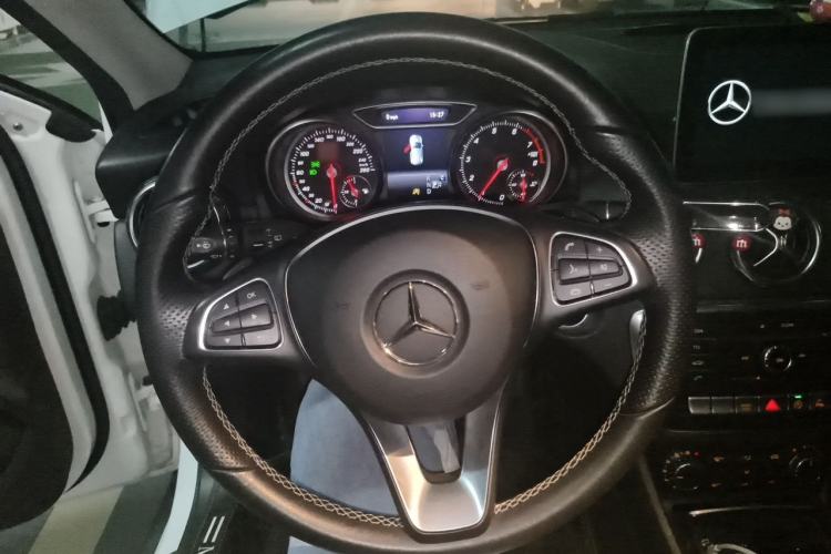 Used Mercedes-Benz GLA 2017 GLA 200 Sport Edition Steering Wheel