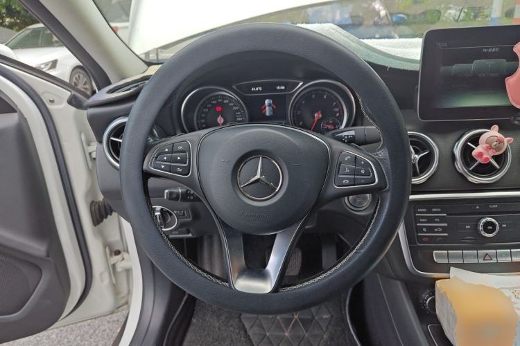 Used Mercedes-Benz GLA 2017 GLA 200 Sport Edition Steering Wheel