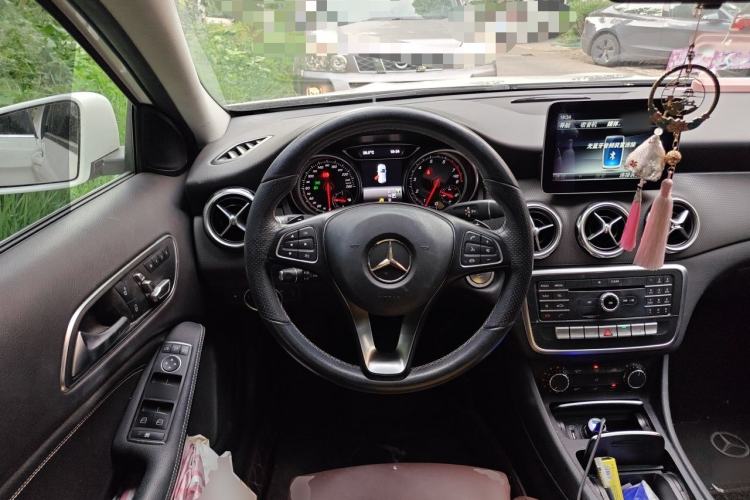 Used Mercedes-Benz GLA 2017 GLA 200 Sport Edition Steering Wheel