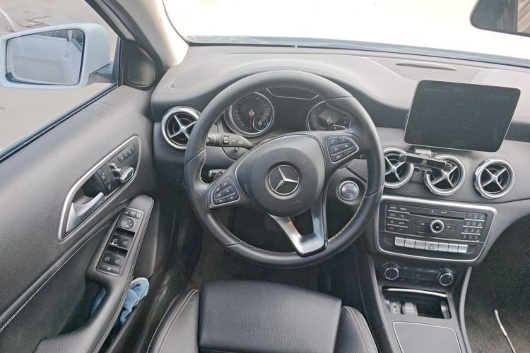 Used Mercedes-Benz GLA 2017 GLA 200 Fashion Model Steering Wheel