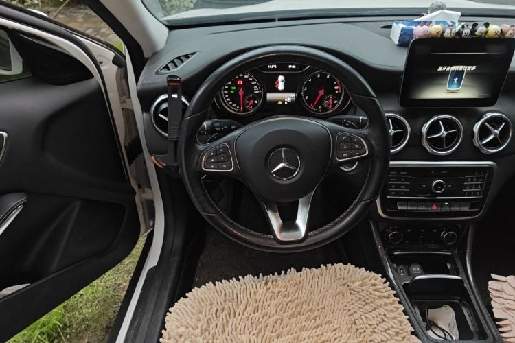 Used Mercedes-Benz GLA 2017 GLA 200 Fashion Model Steering Wheel