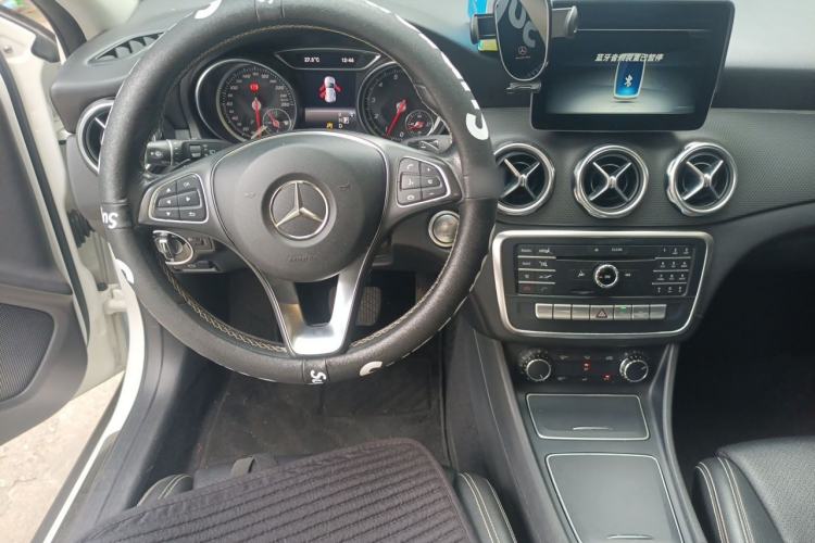 Used Mercedes-Benz GLA 2017 GLA 200 Sport Edition Steering Wheel