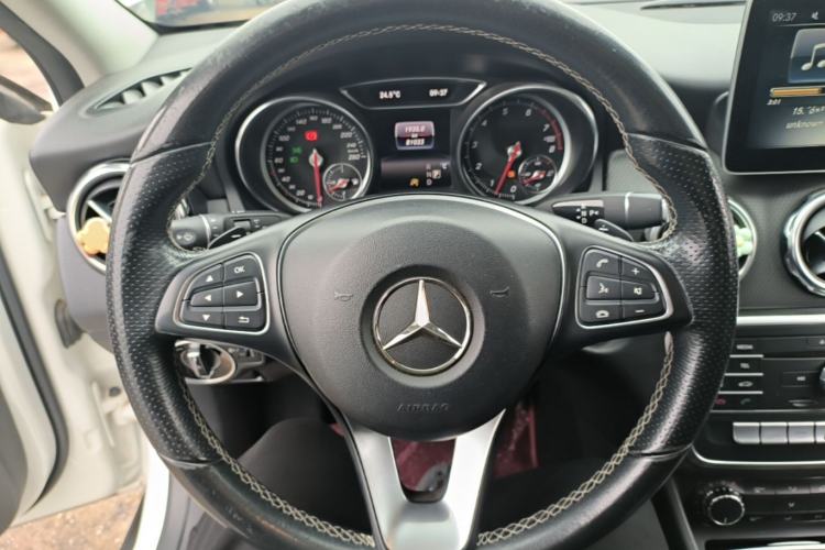 Used Mercedes-Benz GLA 2017 GLA 200 Sport Edition Steering Wheel