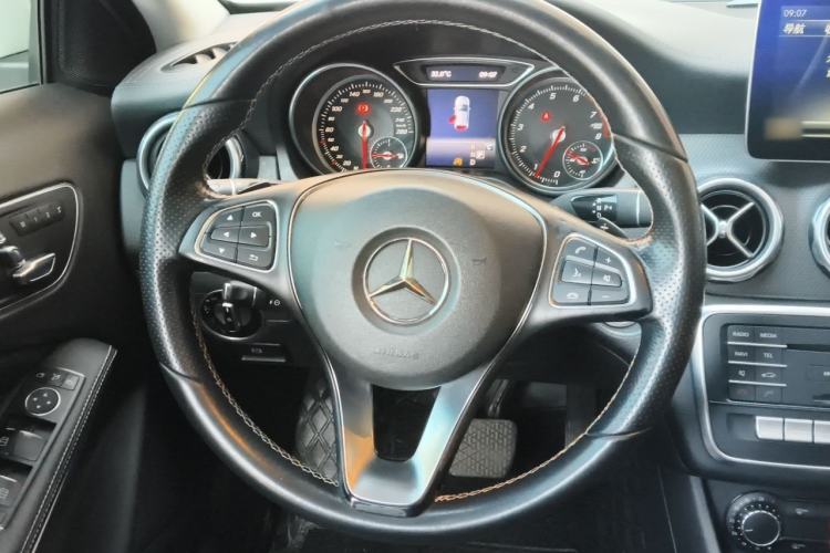Used Mercedes-Benz GLA 2017 GLA 200 Fashion Model Steering Wheel