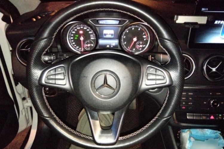 Used Mercedes-Benz GLA 2017 GLA 200 Sport Edition Steering Wheel