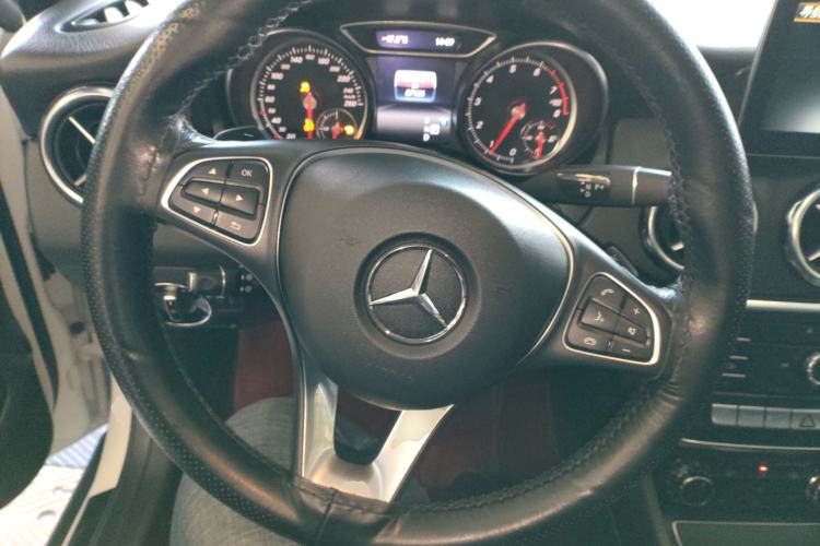 Used Mercedes-Benz GLA 2017 GLA 200 Sport Edition Steering Wheel