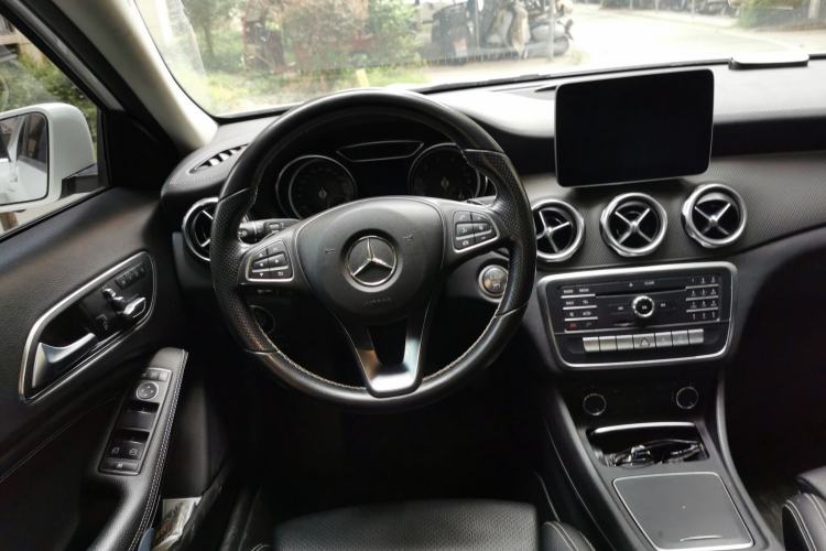 Used Mercedes-Benz GLA 2017 GLA 200 Fashion Model Steering Wheel