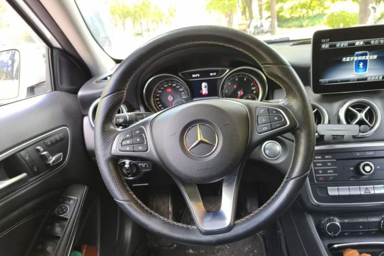 Used Mercedes-Benz GLA 2017 GLA 200 Sport Edition Steering Wheel