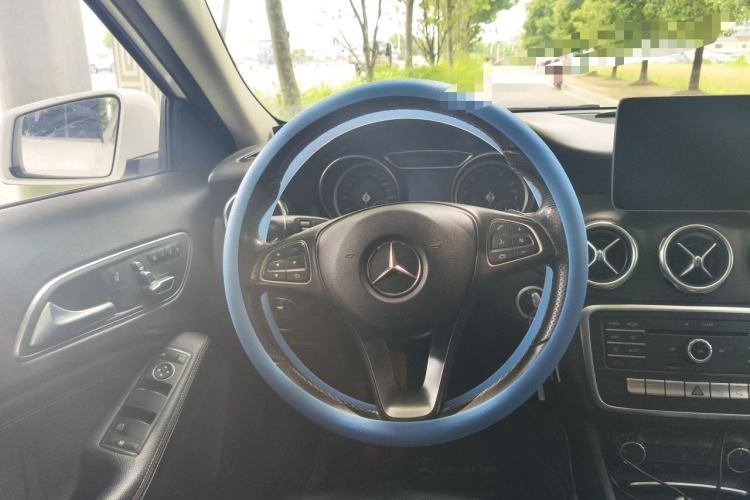 Used Mercedes-Benz GLA 2017 GLA 200 Sport Edition Steering Wheel