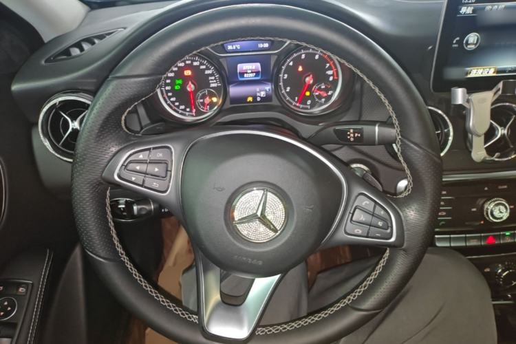 Used Mercedes-Benz GLA 2017 GLA 200 Sport Edition Steering Wheel