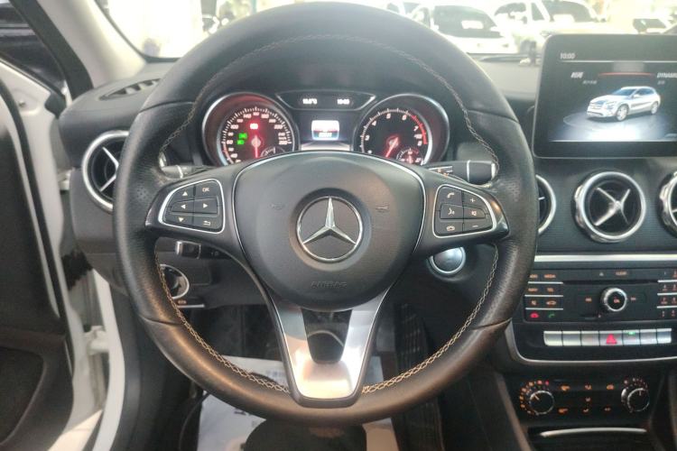 Used Mercedes-Benz GLA 2017 GLA 200 Fashion Model Steering Wheel