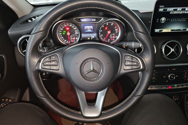 Used Mercedes-Benz GLA 2017 GLA 220 4MATIC Fashion Model Steering Wheel