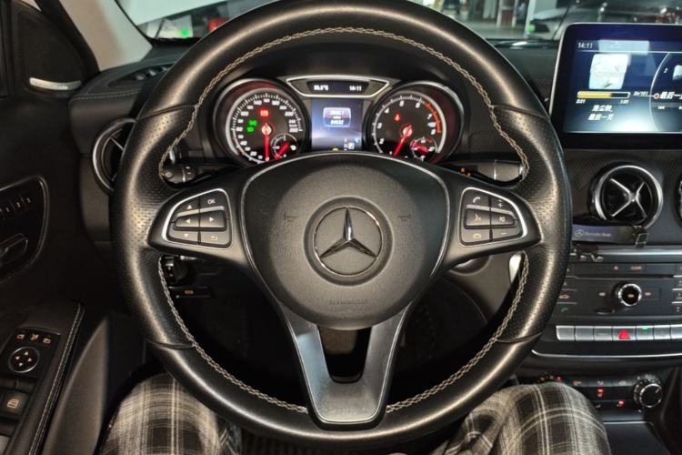 Used Mercedes-Benz GLA 2017 GLA 200 Fashion Model Steering Wheel
