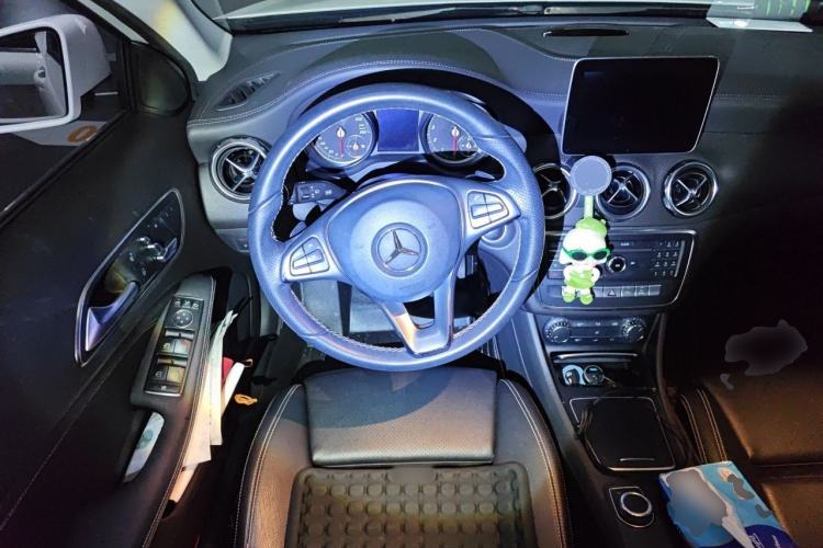 Used Mercedes-Benz GLA 2017 GLA 200 Fashion Model Steering Wheel