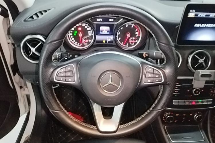 Used Mercedes-Benz GLA 2017 GLA 200 Fashion Model Steering Wheel