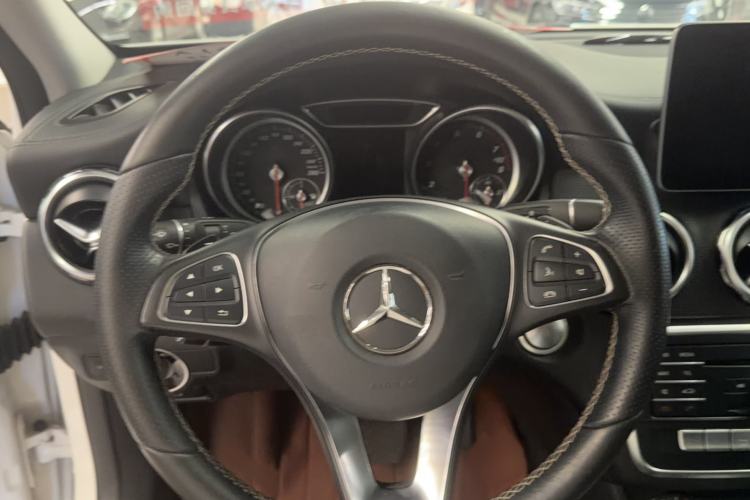Used Mercedes-Benz GLA 2017 GLA 200 Fashion Model Steering Wheel