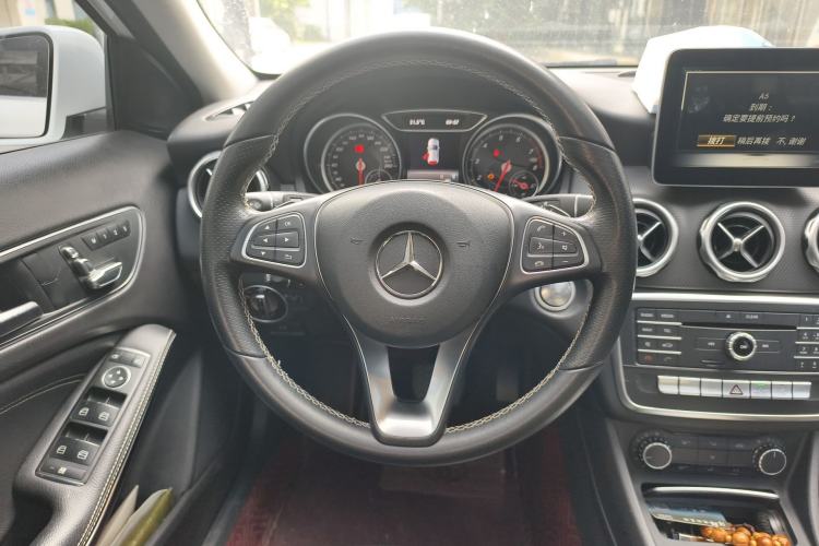 Used Mercedes-Benz GLA 2017 GLA 200 Sport Edition Steering Wheel