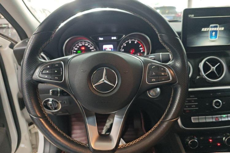 Used Mercedes-Benz GLA 2017 GLA 200 Sport Edition Steering Wheel