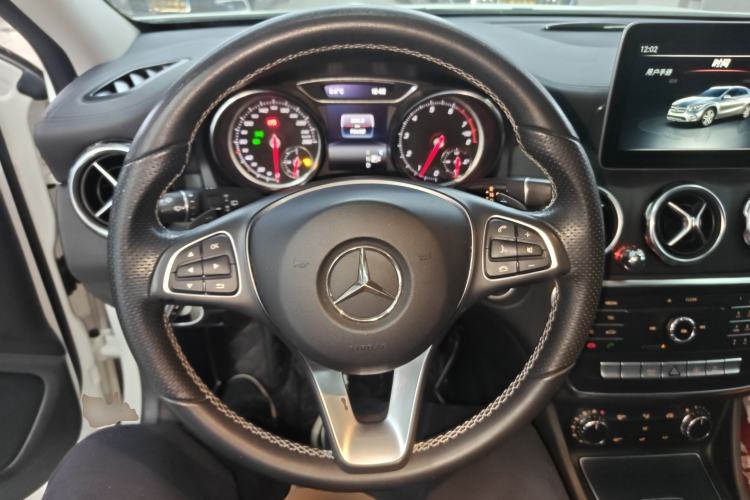 Used Mercedes-Benz GLA 2017 GLA 200 Fashion Model Steering Wheel