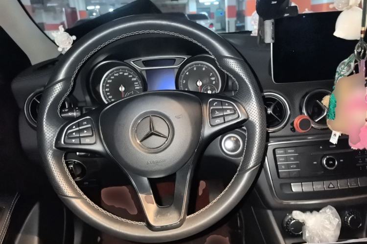 Used Mercedes-Benz GLA 2017 GLA 200 Fashion Model Steering Wheel