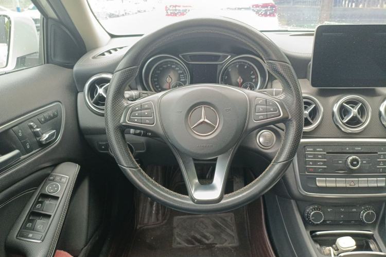 Used Mercedes-Benz GLA 2017 GLA 200 Fashion Model Steering Wheel