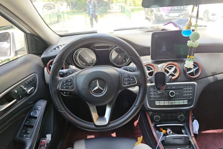 Used Mercedes-Benz GLA 2017 GLA 200 Sport Edition Steering Wheel