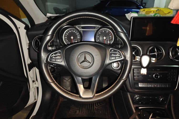 Used Mercedes-Benz GLA 2017 GLA 200 Sport Edition Steering Wheel