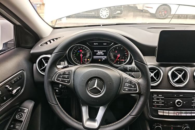 Used Mercedes-Benz GLA 2017 GLA 200 Sport Edition Steering Wheel
