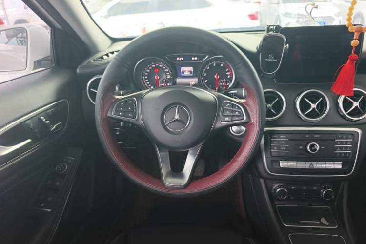 Used Mercedes-Benz GLA 2017 GLA 200 Fashion Model Steering Wheel