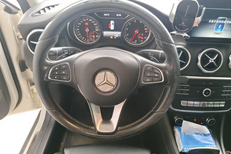 Used Mercedes-Benz GLA 2017 GLA 200 Sport Edition Steering Wheel