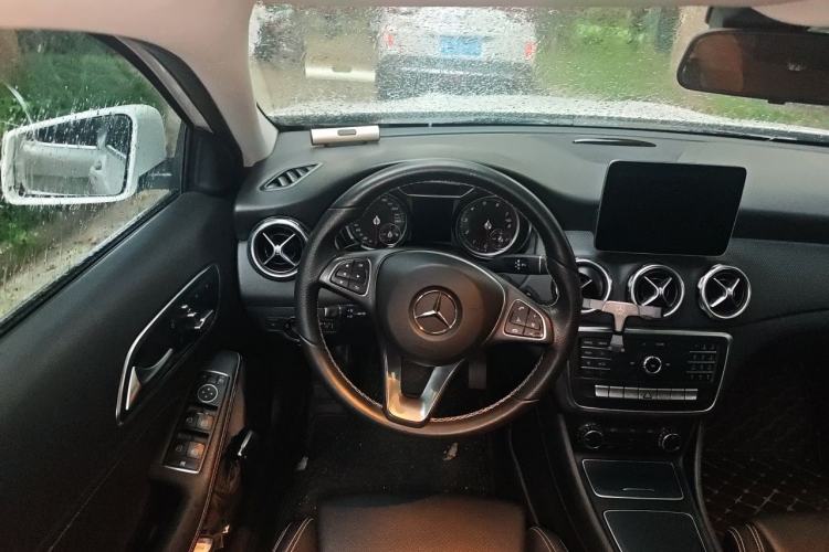 Used Mercedes-Benz GLA 2017 GLA 200 Sport Edition Steering Wheel