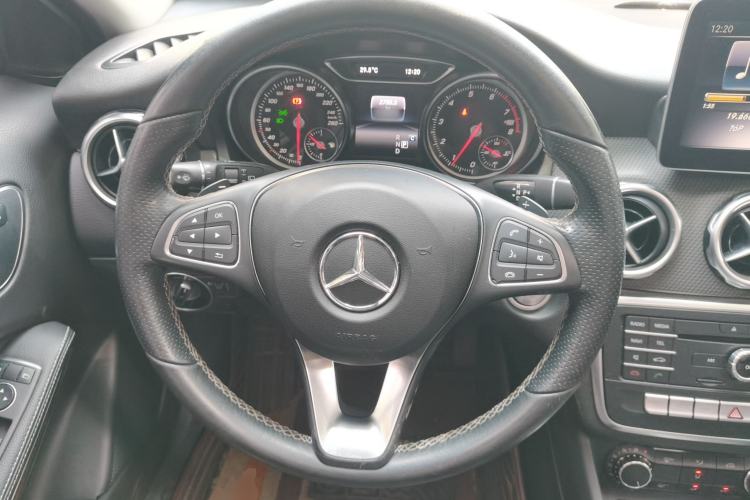 Used Mercedes-Benz GLA 2017 GLA 200 Sport Edition Steering Wheel